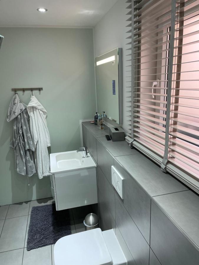 Ferienwohnung Am Traveufer Lubeck Exterior photo